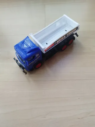 Lote 2 vehículos juguete: camión y moto