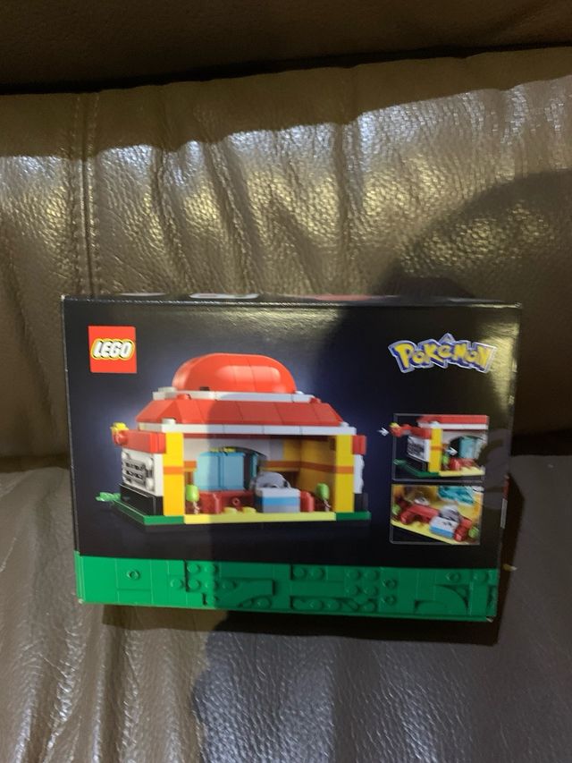 LEGO Mini Pokémon Center 40911