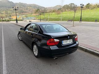 BMW Serie 318i año 2008 perfecto estado pegatina C