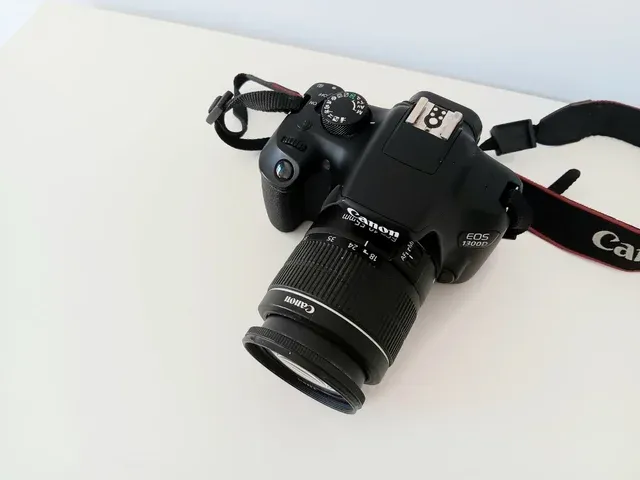Cámara Canon EOS 1300D con objetivo afbeelding 6
