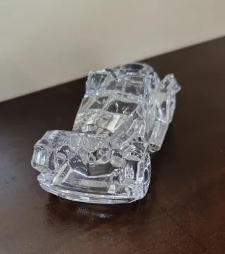 Macchina d'epoca in cristallo