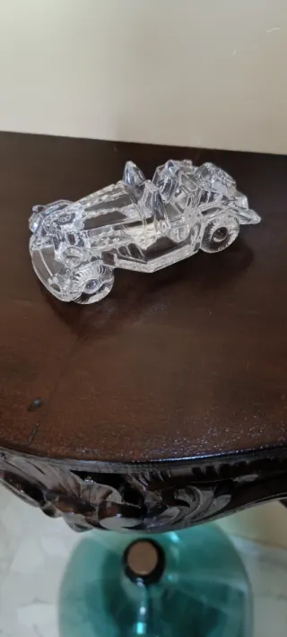 Macchina d'epoca in cristallo