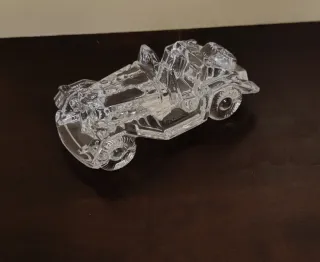 Macchina d'epoca in cristallo