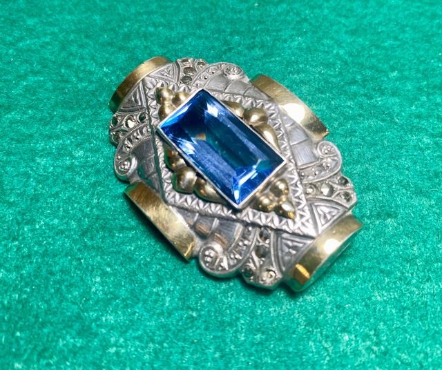 Broche joya Art Deco plata, marquesitas y espinela