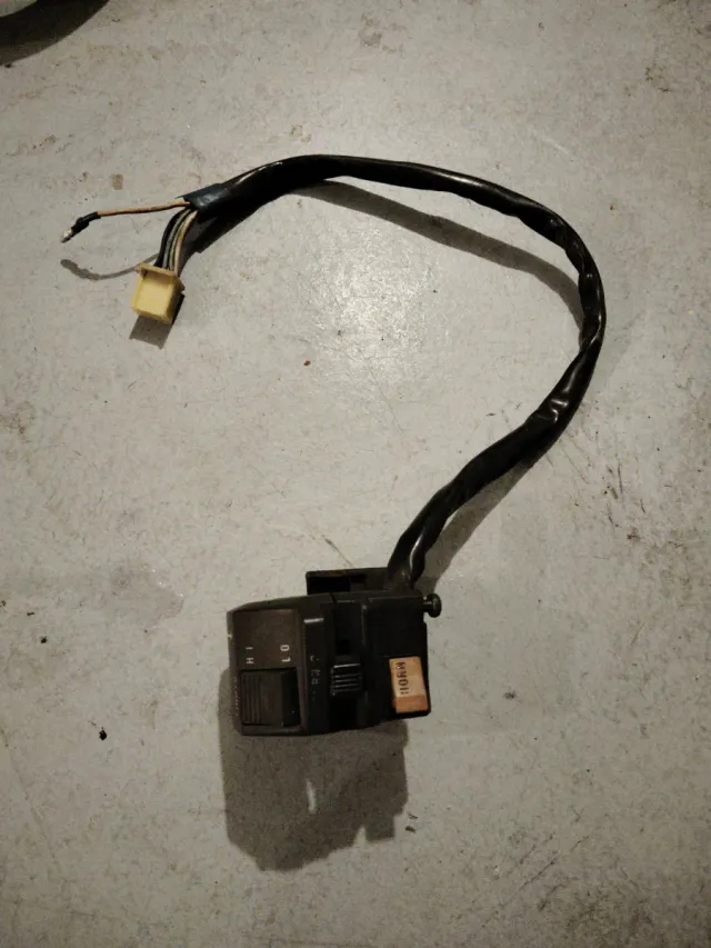 Piña Izquierda Suzuki GS 500