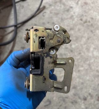 Cerradura Puerta Trasera Izda. Renault Supercinco