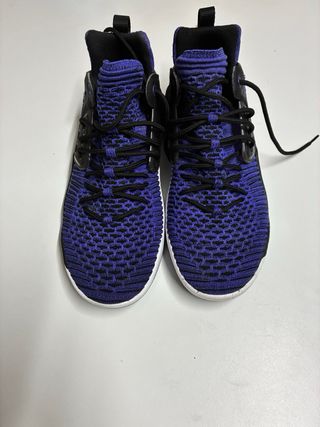 Zapatillas Jordan Negras y Moradas