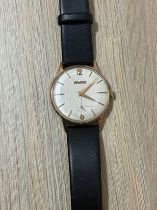 Reloj de pulsera con correa de cuero