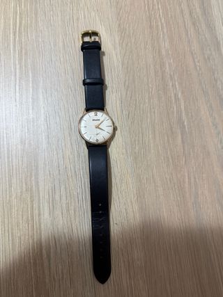Reloj de pulsera con correa de cuero