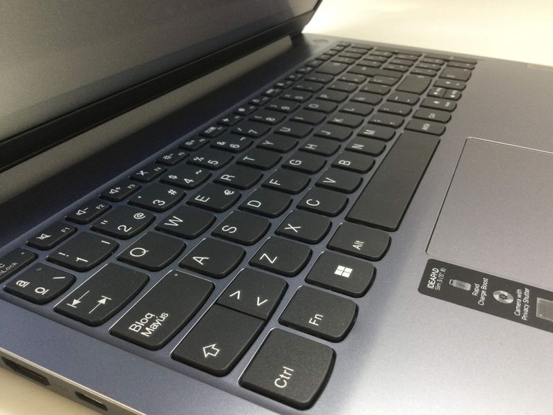 PORTATIL LENOVO 15IRH8 INTEL CORE I7-13620H E46038 afbeelding 4