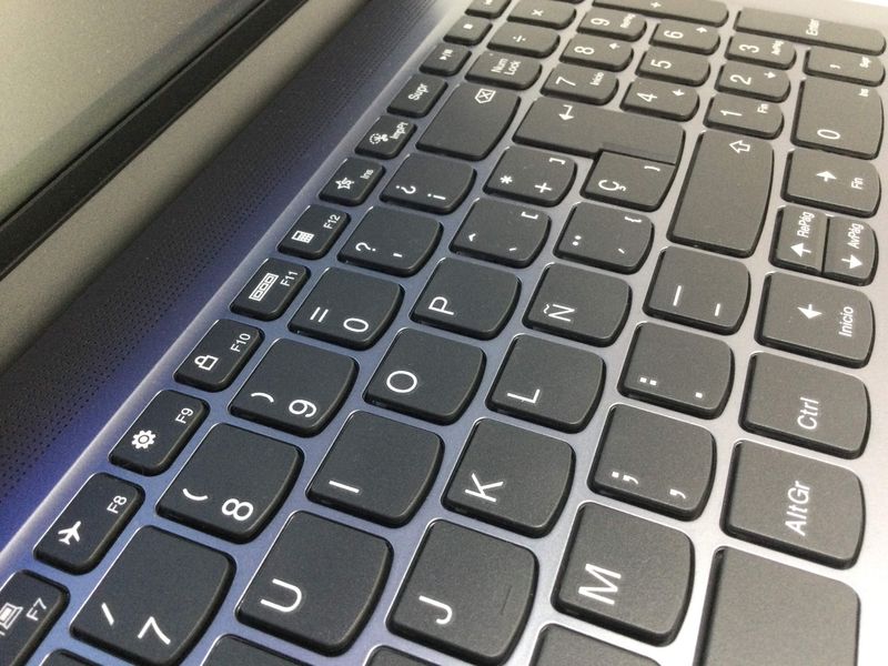 PORTATIL LENOVO 15IRH8 INTEL CORE I7-13620H E46038 afbeelding 2