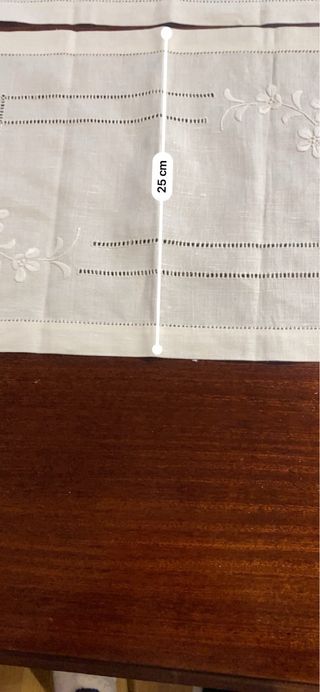 2 Paninhos Decorativos em linho fino