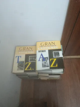 Enciclopedias: Larousse, Geografía y España s.XX