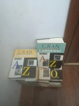 Enciclopedias: Larousse, Geografía y España s.XX