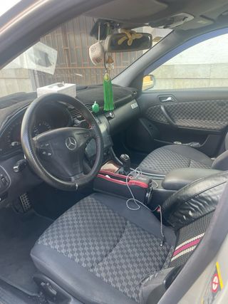 Mercedes-Benz Clase C 2003
