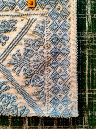 Bolso tote tejido bordado turquesa