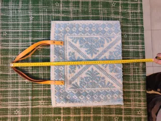 Bolso tote tejido bordado turquesa