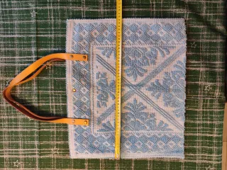 Bolso tote tejido bordado turquesa