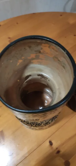 Jarrones de vidrio pintados a mano