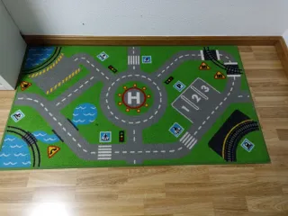 Alfombra infantil Ikea de coches