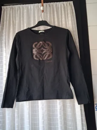 Camiseta Loewe Anagrama Relieve Negra