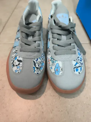 Adidas Botines Estampados Azul y Gris