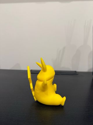 Personaggio giallo divertente tipo Pikachu – gadge