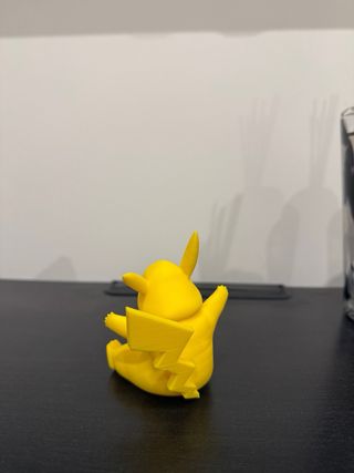 Personaggio giallo divertente tipo Pikachu – gadge