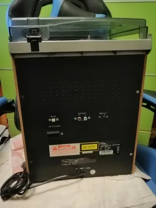 Equipo de música Elta para piezas