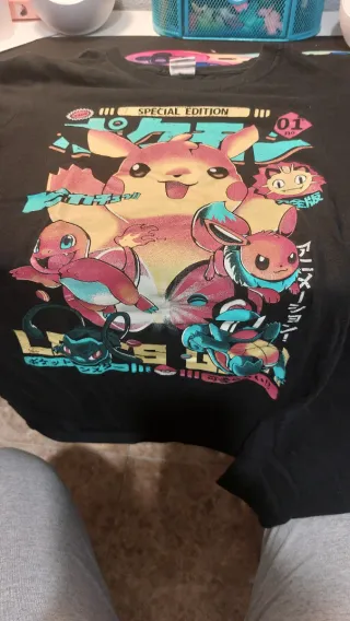 Camiseta Pokemon S Negra Pikachu Meowth