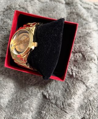 Reloj Guess dorado nuevo a estrenar