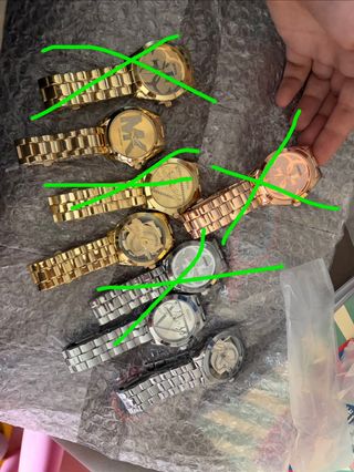 Reloj Guess dorado nuevo a estrenar