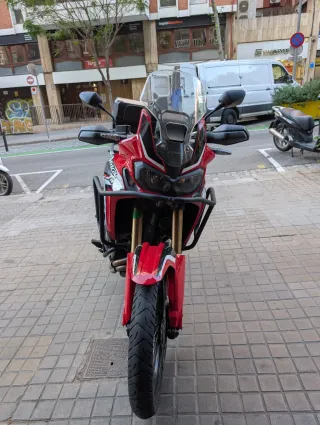 Honda Africa Twin 1000 2018 Roja