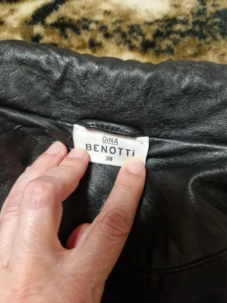 Cazadora de cuero negra mujer