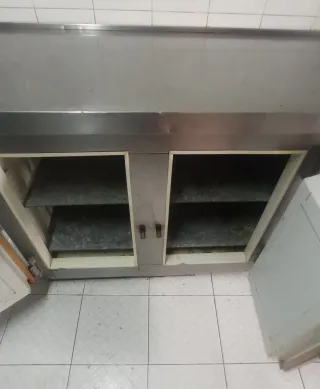 Mueble de cocina profesional en acero inoxidable