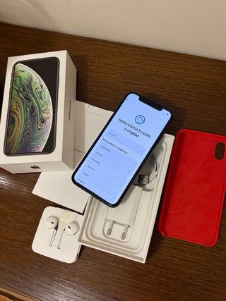 iPhone XS 64GB Negro Caja y Funda Roja