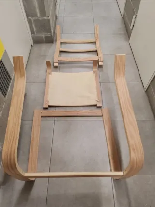 Sillón y reposapiés Poäng IKEA