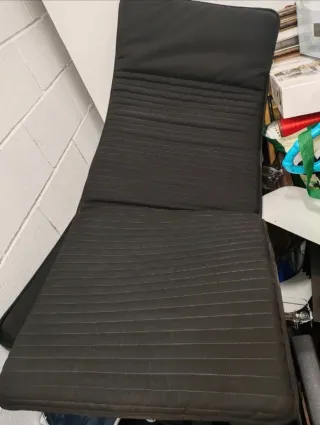 Sillón y reposapiés Poäng IKEA