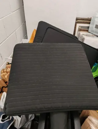 Sillón y reposapiés Poäng IKEA