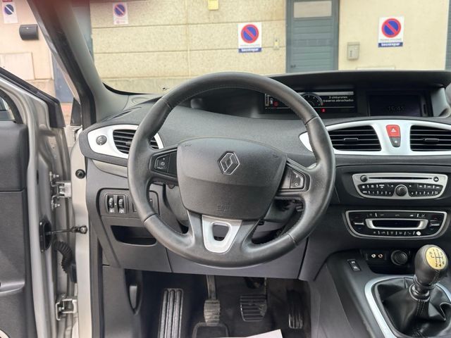 Renault Scenic 2010 1.9 130cv pegatina b