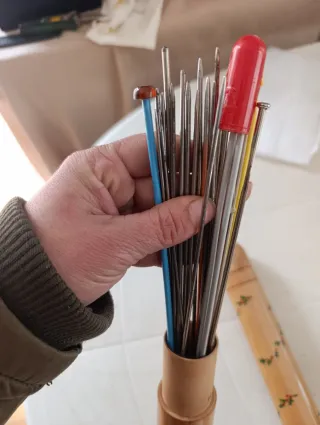 Pack agujas diferentes modelos en cajita