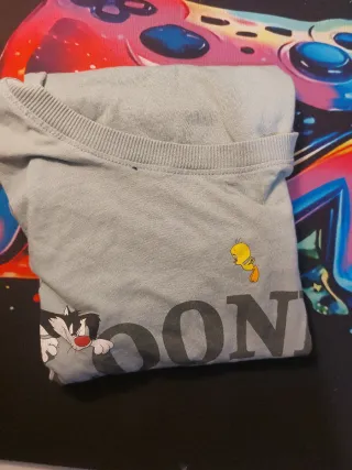 Camiseta Looney Tunes Sylvester y Piolín Gris