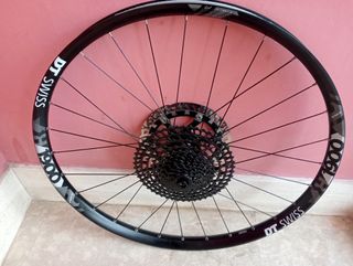 llanta DT Swiss H 1900 27.5, 142 x12mm traser nuev