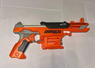 Pack Nerf AccuStrike FalconFire con dardos y diana