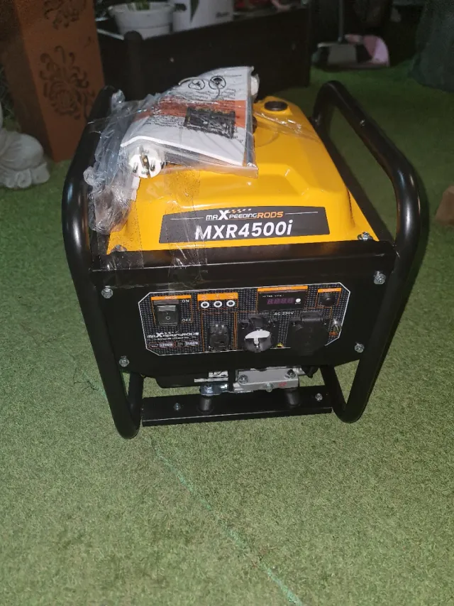 Generador de gasolina amarillo