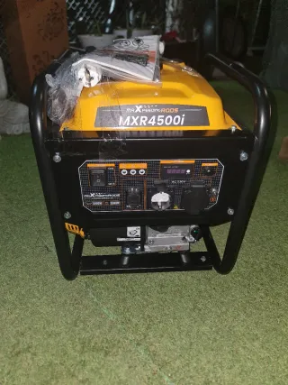 Generador de gasolina amarillo