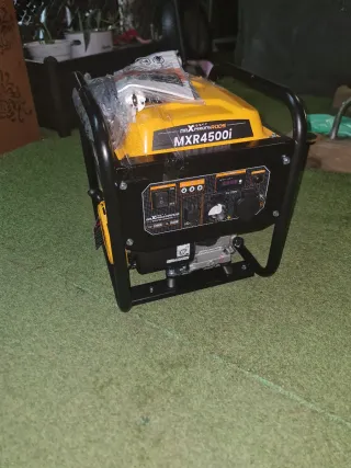 Generador de gasolina amarillo