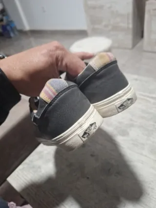 Zapatillas Vans grises piel