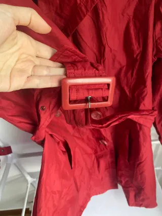 Gabardina roja talla 46