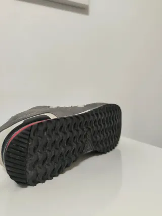 Adidas ZX 750 gris y rojo